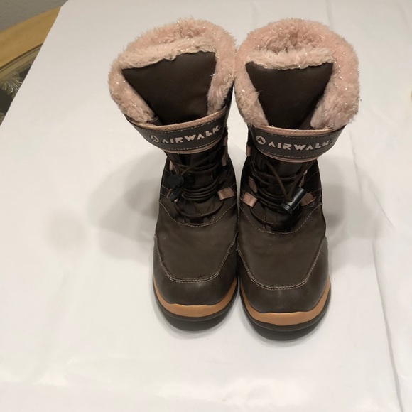 Airwalk Other - Girls size 2 brown and pink airwalk snow boots